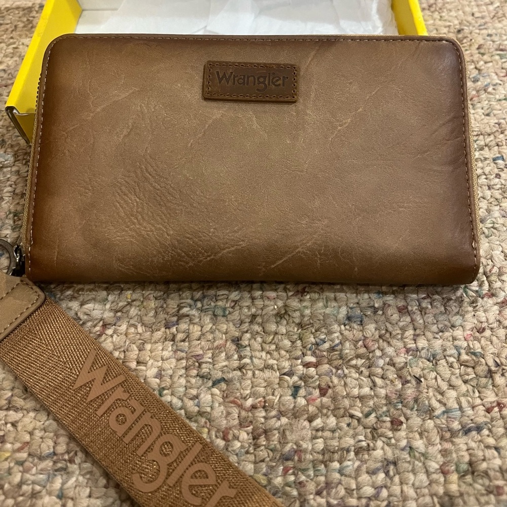 Wrangler Minimalist Wallet, Credit Card Wallet ,brown leather New with Tags, NWT